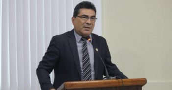Vereador Fladimir Andrade apresenta requerimento convidando gerente da Caixa Econômica Federal de Juruti