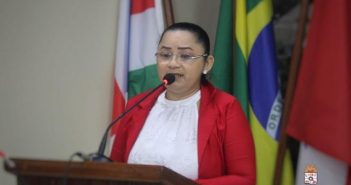 Vereadora Andréa Alves Reitera Requerimentos