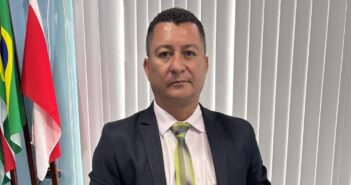 Vereador Rogério Costa cobra informações sobre saúde pública e presta homenagem póstuma