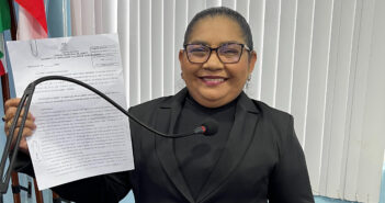 Vereadora Valcinete Nunes apresenta indicações em favor da educação no Rio Mamuru